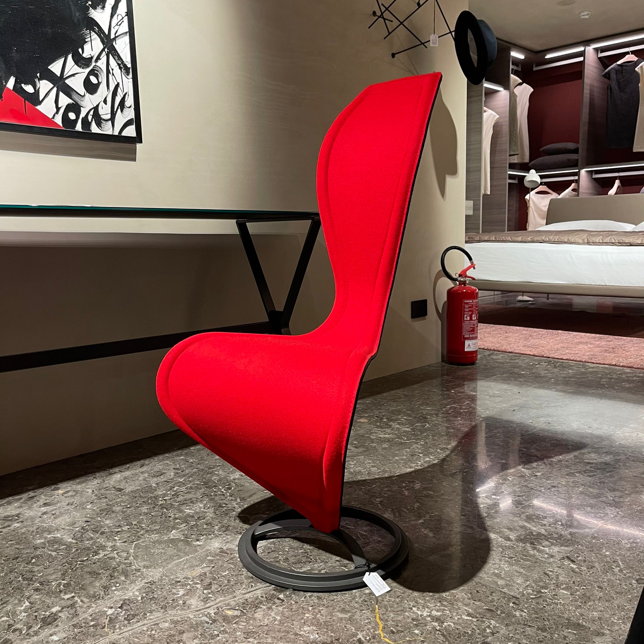 Cappellini SChair tessuto rosso LONGHO Design Concept Store