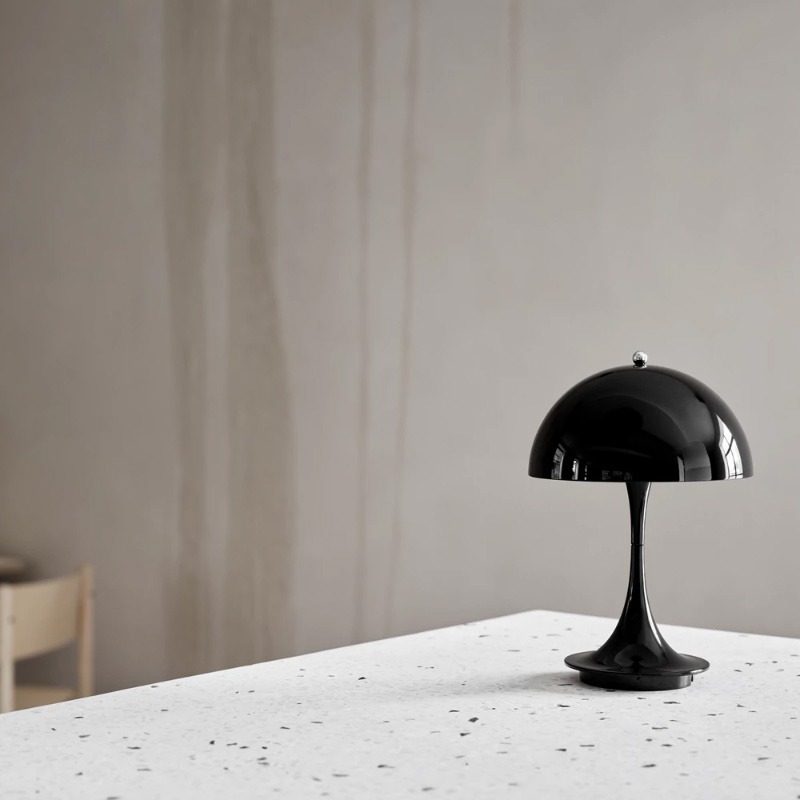 Louis Poulsen Lampada da tavolo Panthella 160 Opaque Black 1 Longho Design Palermo