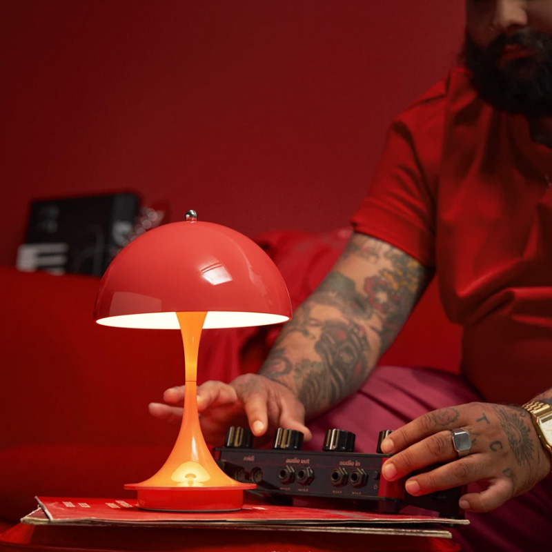 Louis Poulsen Lampada da tavolo Panthella 160 Opaque Coral 1 Longho Design Palermo