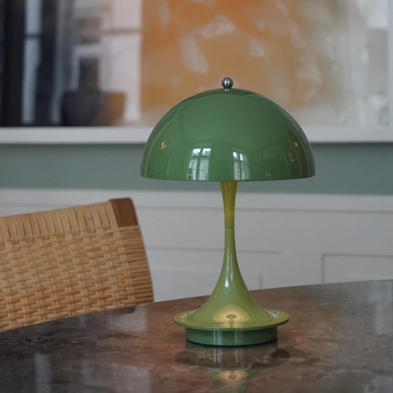 Louis Poulsen Lampada da tavolo Panthella 160 Opaque Moss Green 1 Longho Design Palermo