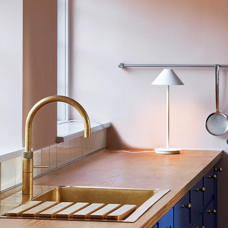 Louis Poulsen Lampada da tavolo Keglen bianco 2 Longho Design Palermo